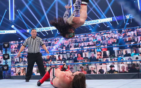 传奇大师不敌鬼面战士！杰夫·哈迪第五次赢得WWE洲际冠军头衔