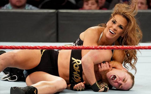 女子组传奇人物米琪·詹姆斯即将归来！WWE女子进化革命又要开始了？