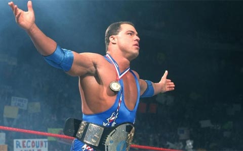 两位前WWE超级巨星曾主动联系WWE想参加皇家大赛，但最终被拒绝
