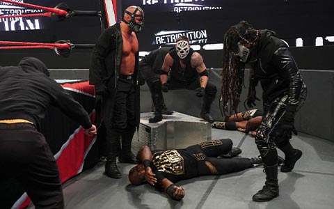 复仇军团向赛斯·罗林斯抛出橄榄枝，WWE剧情将如何发展？