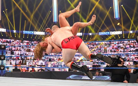 拉尔斯·沙利文震撼回归！WWE大转会暗流涌动谁会成为两大品牌的抢手货？