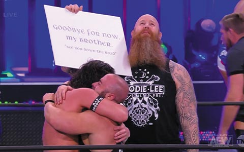 WWE超级巨星那些具有特殊含义的纹身，白羊雷尔为致敬逝去的挚友，佩奇为爱疯狂