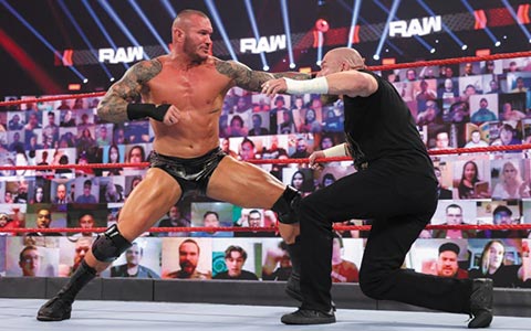 WWE驸马爷回归全程划水遭口诛笔伐，公司有计划让兰迪再次挑战Triple H弥补遗憾