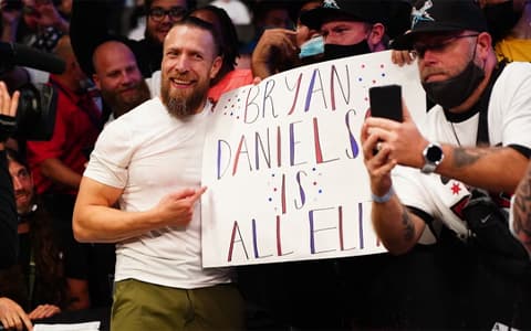 丹尼尔布莱恩透漏，WWE要求他不要在AEW里喊"Yes!"口号，另外丹尼尔布莱恩将在今天AEW首秀对战肯尼欧米茄