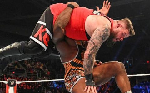 WWE RAW第1484期：凯恩欧文斯被大E大终结击中