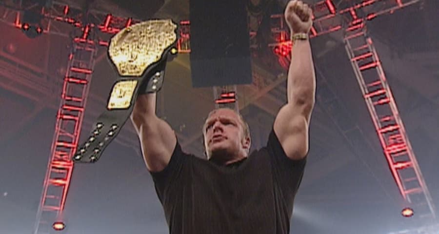 明日华，Triple H等四位没有摔跤就拥有冠军头衔的WWE超级明星