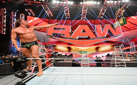 里德尔在RAW上赢得合约阶梯大赛资格后打破沉默