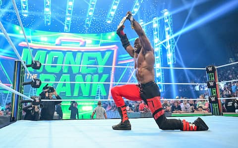 鲍比莱斯利在WWE合约阶梯大赛上夺走美国冠军的五个原因