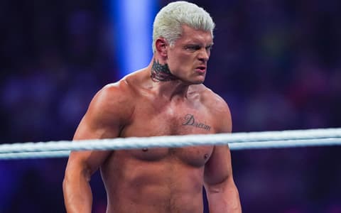 科迪罗兹认为WWE管理层是时候决定罗曼输掉冠军，并拆分两条腰带了