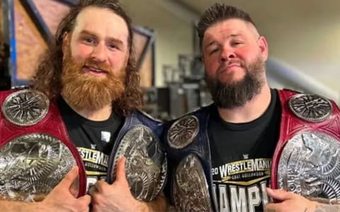 WWE名人堂成员想要挑战凯文欧文斯和萨米赞恩的双打冠军