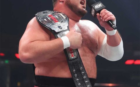 萨摩亚乔放弃冠军头衔，并宣布挑战MJF的AEW世界冠军腰带