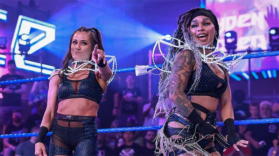 WWE RAW新女子双打冠军诞生