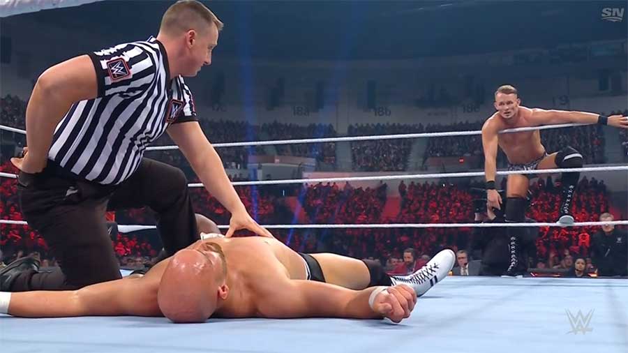 WWE RAW现场比赛因乔瓦尼·文奇受伤紧急停止