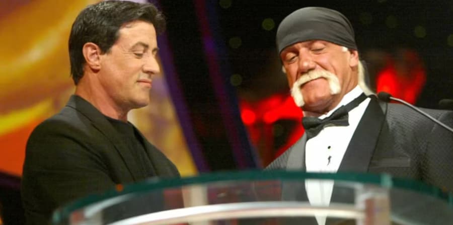 史泰龙参加WWE名人堂，为胡克霍根颁奖