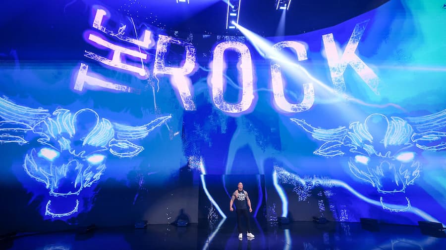 巨石强森从科迪·罗兹手中抢走《摔角狂热》的位置，引发了粉丝的强烈反对