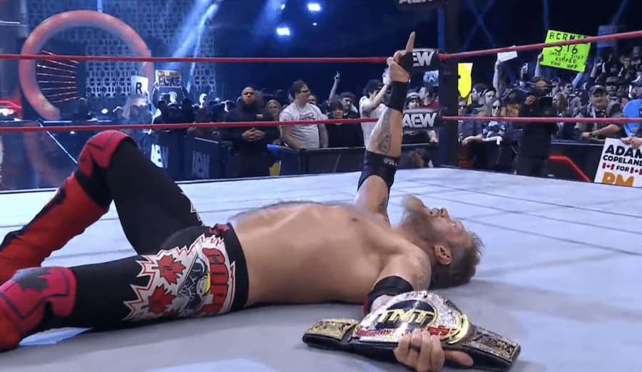 马特·卡多纳出人意料地回归，与前WWE盟友发生冲突！